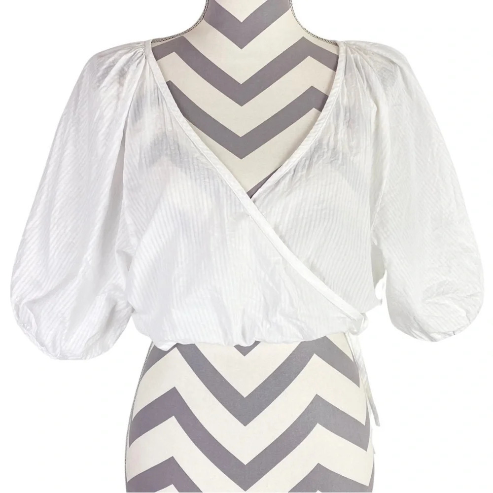 Arthur Apparel Wrap Crop Top Womens 6 / Small White Pin Striped Cropped Shirt
